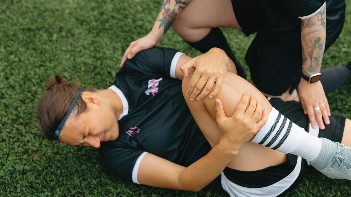 Rompela sin romperte: ¿por qué utilizar botines de fútbol femenino?